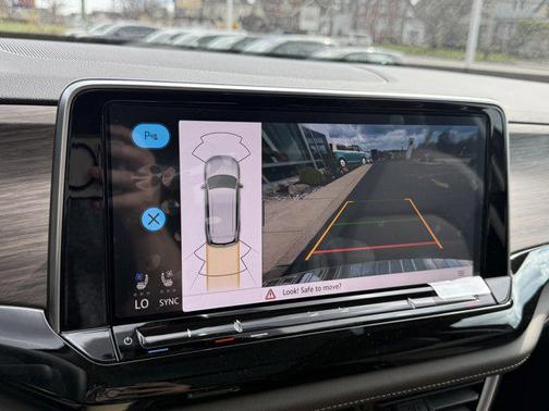 2025 Volkswagen Atlas 2.0T SEL