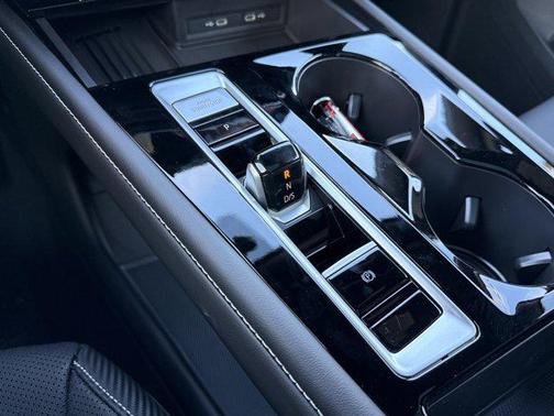 2026 Volkswagen Atlas Cross Sport 2.0T SE w/Technology 4MOTION