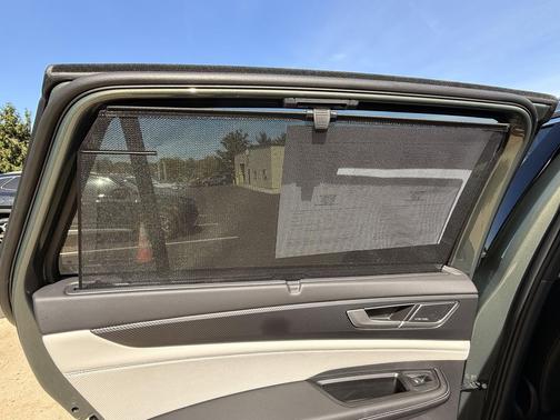 Avocado Green Pearl 2026 Volkswagen Atlas Cross Sport 2.0T SEL Premium