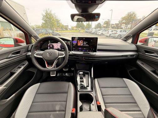 2025 Volkswagen Golf GTI 2.0T SE DSG