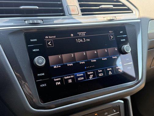White 2022 Volkswagen Tiguan 2.0T SE 4MOTION
