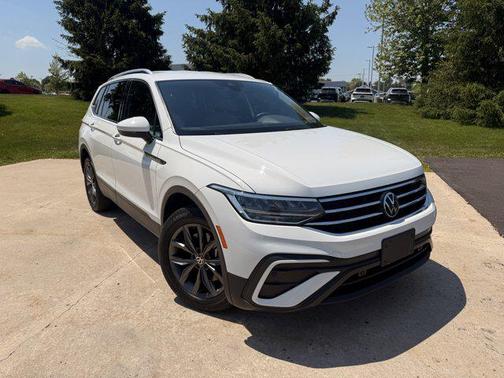 White 2022 Volkswagen Tiguan 2.0T SE 4MOTION