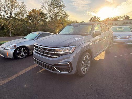 2025 Volkswagen Atlas 2.0T SE w/Technology 4MOTION