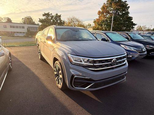 2025 Volkswagen Atlas 2.0T SE w/Technology 4MOTION