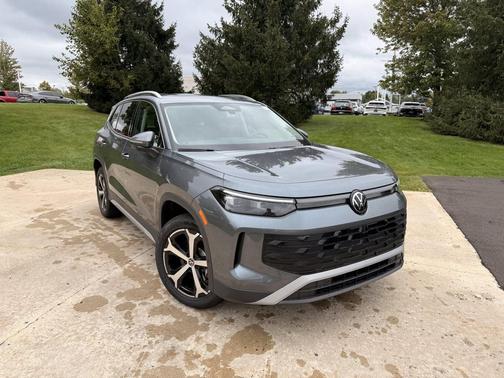Gray 2026 Volkswagen Tiguan 2.0T SE