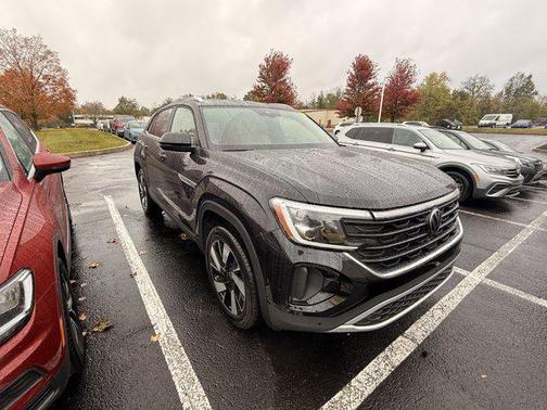 2025 Volkswagen Atlas Cross Sport 2.0T SE w/Technology 4MOTION