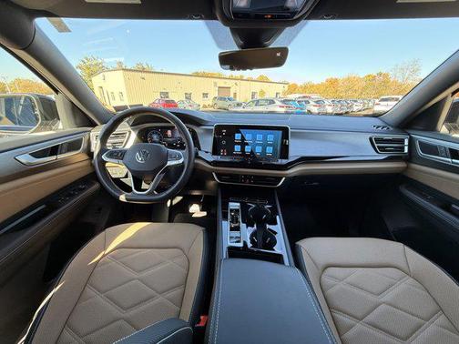 2025 Volkswagen Atlas Cross Sport 2.0T SE w/Technology 4MOTION