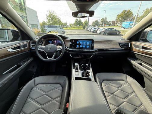 2024 Volkswagen Atlas 2.0T SE w/Technology 4MOTION