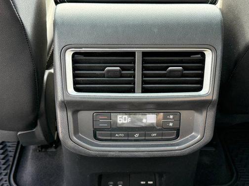 2024 Volkswagen Atlas 2.0T SE w/Technology 4MOTION