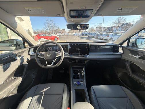 2025 Volkswagen Tiguan 2.0T SE 4MOTION