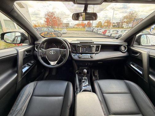 2016 Toyota RAV4 SE
