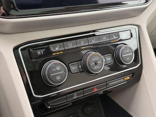 2022 Volkswagen Atlas 3.6L SE w/Technology