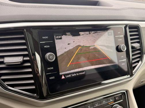 2022 Volkswagen Atlas 3.6L SE w/Technology