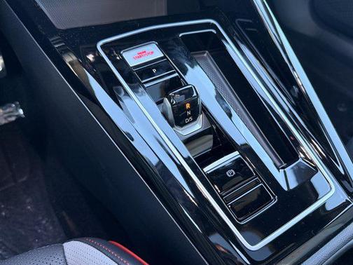 2026 Volkswagen Golf GTI 2.0T SE DSG