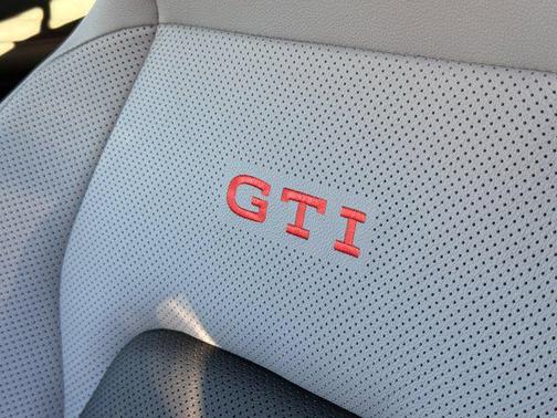 2026 Volkswagen Golf GTI 2.0T SE DSG