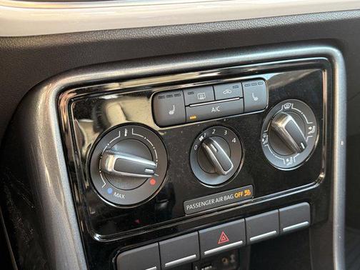 2017 Volkswagen Beetle 1.8T SE