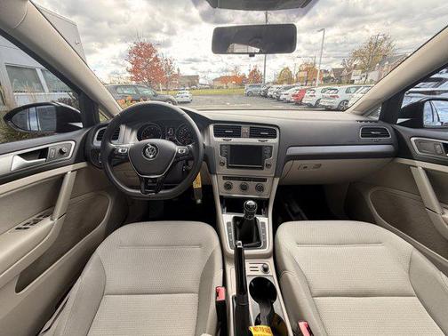 2016 Volkswagen Golf TSI S 4-Door