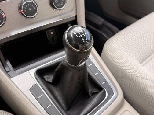 2016 Volkswagen Golf TSI S 4-Door