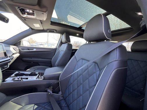 2025 Volkswagen Atlas Cross Sport 2.0T SEL Premium