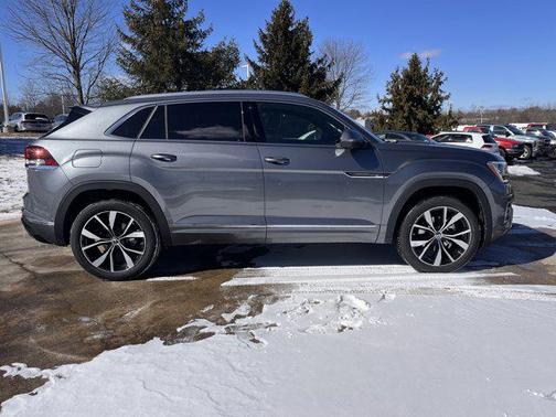 2025 Volkswagen Atlas Cross Sport 2.0T SEL Premium
