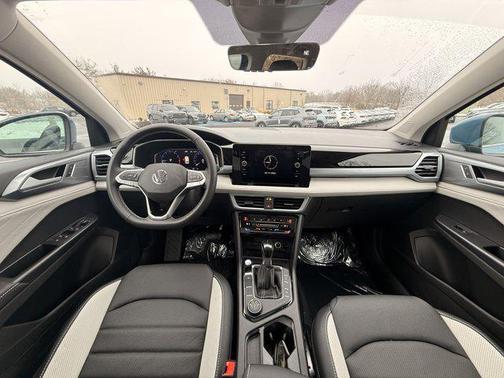 2026 Volkswagen Taos SEL