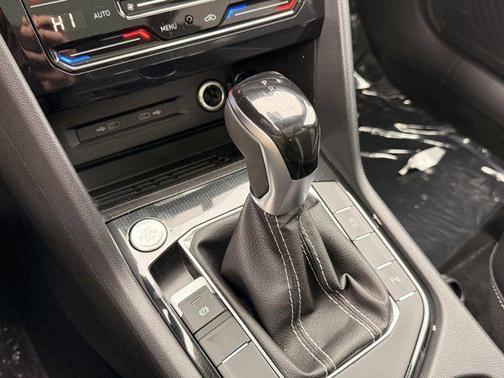 2026 Volkswagen Taos SEL