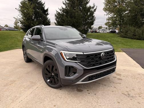 Pure Gray 2026 Volkswagen Atlas Cross Sport 2.0T SE w/Technology 4MOTION