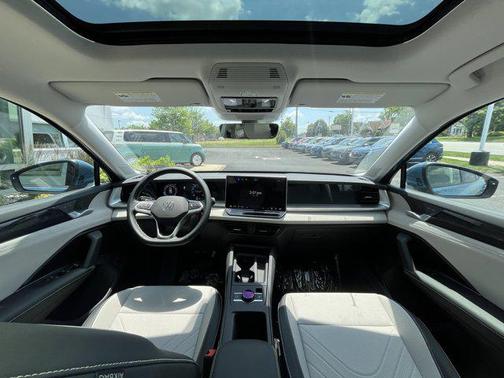 2025 Volkswagen Tiguan 2.0T SE 4MOTION