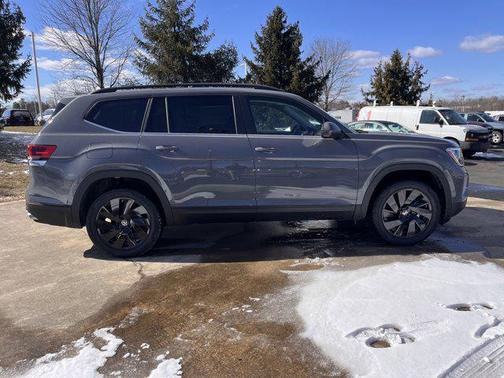 2025 Volkswagen Atlas 2.0T SE w/Technology 4MOTION