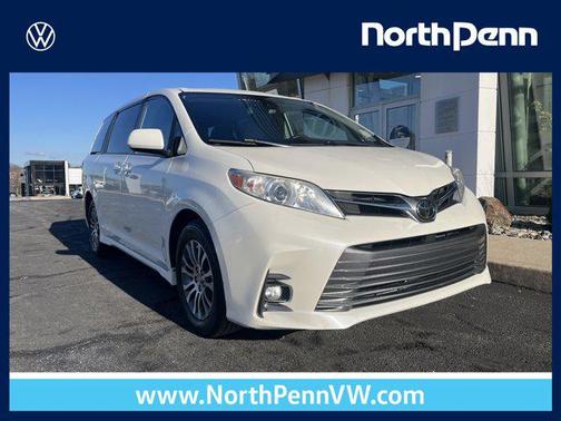2020 Toyota Sienna XLE