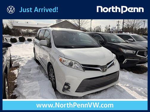2020 Toyota Sienna XLE