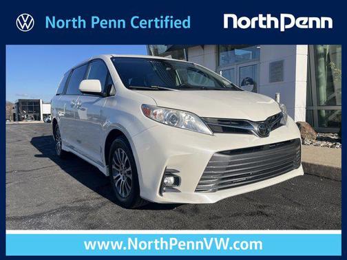2020 Toyota Sienna XLE
