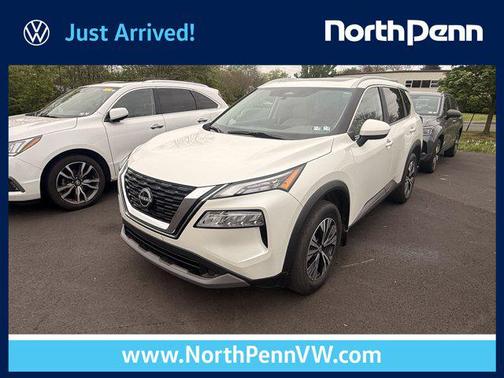 Pearl White Tricoat 2023 Nissan Rogue SV