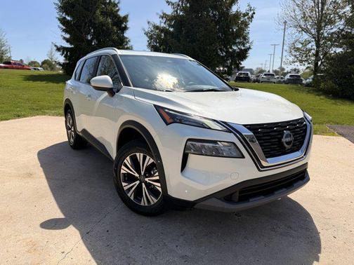 Pearl White Tricoat 2023 Nissan Rogue SV