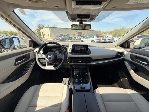 Pearl White Tricoat 2023 Nissan Rogue SV
