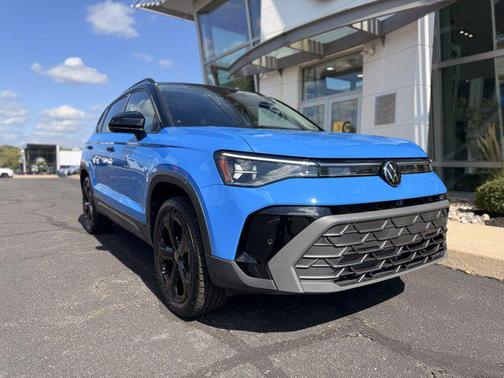 2025 Volkswagen Taos 1.5T SE Black
