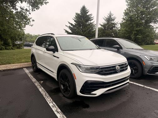 White 2024 Volkswagen Tiguan 2.0T SE R-Line Black 4MOTION