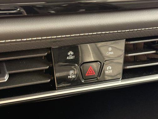 2025 Volkswagen Atlas 2.0T SE w/Technology 4MOTION