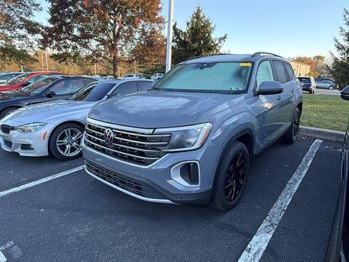 2025 Volkswagen Atlas 2.0T SE w/Technology 4MOTION