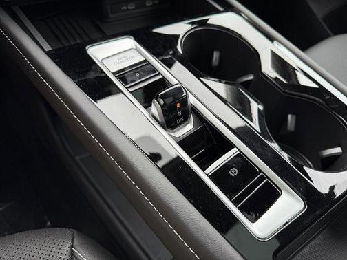 2025 Volkswagen Atlas 2.0T SE w/Technology 4MOTION