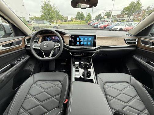 2025 Volkswagen Atlas 2.0T SE w/Technology 4MOTION