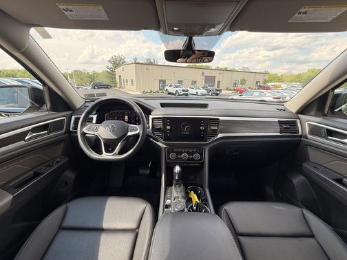 2023 Volkswagen Atlas 3.6L SE w/Technology