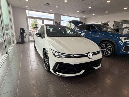 Pure White 2026 Volkswagen Golf R 2.0T DSG