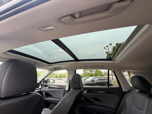 2025 Volkswagen Tiguan 2.0T SE 4MOTION