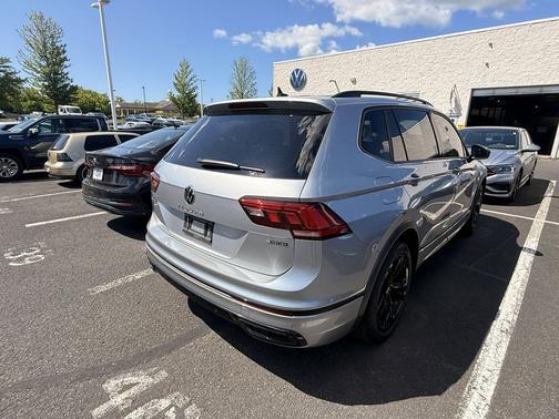 Silver 2023 Volkswagen Tiguan 2.0T SE R-Line Black 4MOTION