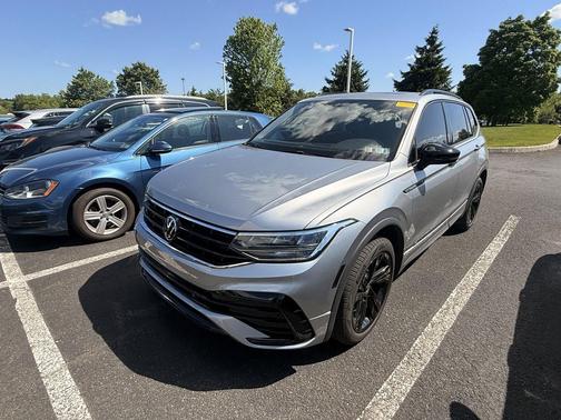 Silver 2023 Volkswagen Tiguan 2.0T SE R-Line Black 4MOTION