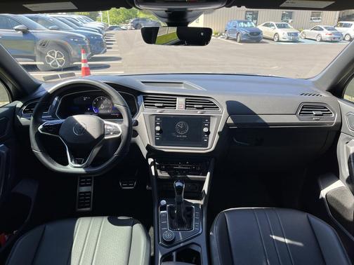 Silver 2023 Volkswagen Tiguan 2.0T SE R-Line Black 4MOTION