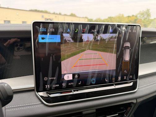 2025 Volkswagen Tiguan 2.0T SE 4MOTION