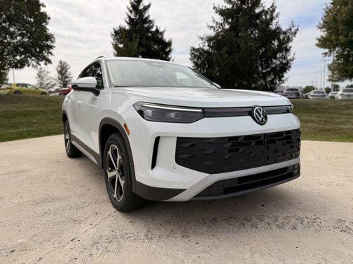 2025 Volkswagen Tiguan 2.0T SE 4MOTION