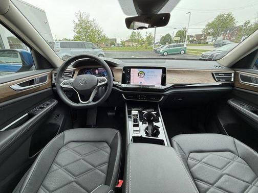 2025 Volkswagen Atlas 2.0T SE w/Technology 4MOTION